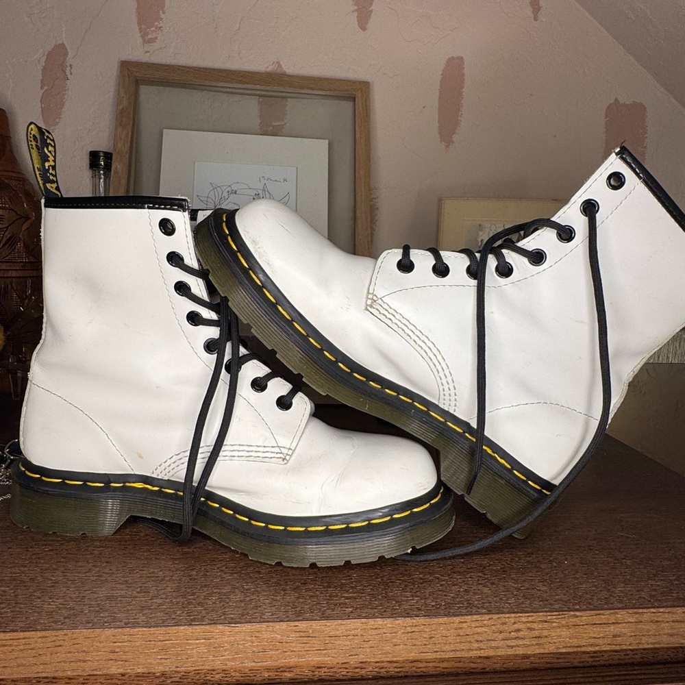 Dr Martins 1460 white